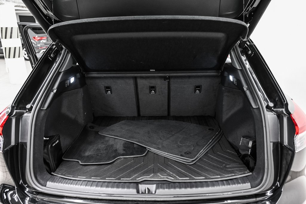 2024 Audi Q4 e-tron QUATTRO in Laval, Quebec - 8 - w1024h768px