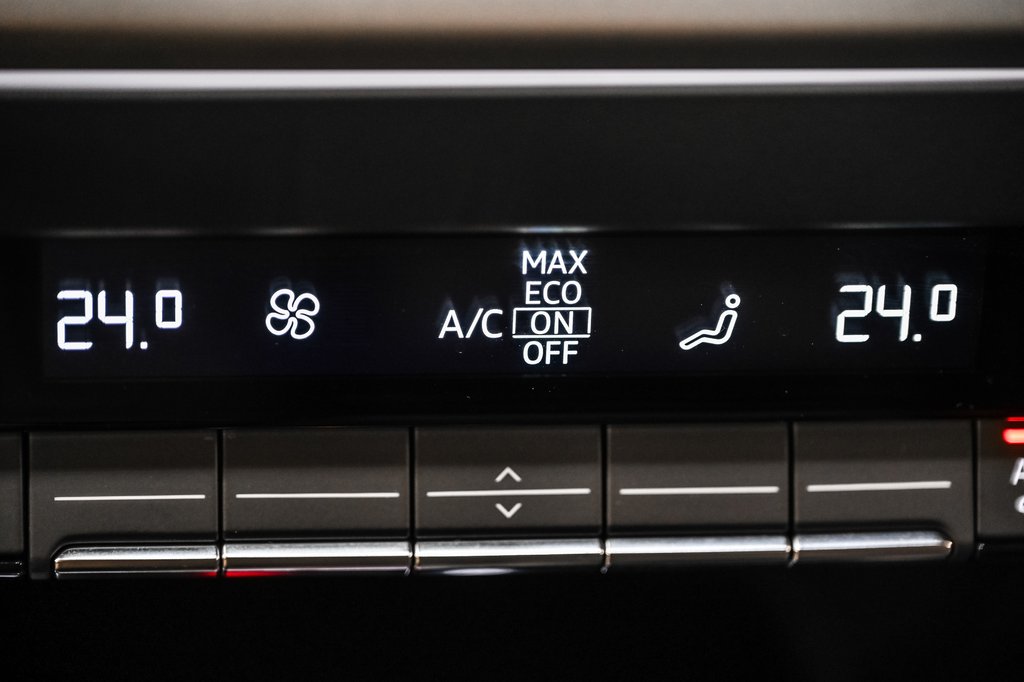 2024 Audi Q4 e-tron QUATTRO in Laval, Quebec - 15 - w1024h768px