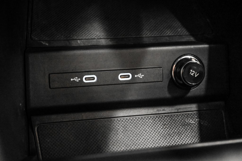 2024 Audi Q4 e-tron QUATTRO in Laval, Quebec - 17 - w1024h768px