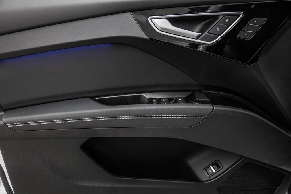 Audi Q4 e-tron 55 TECH PKG PREMIUIM PKG 2024 à Laval, Québec - 13 - w1024h768px