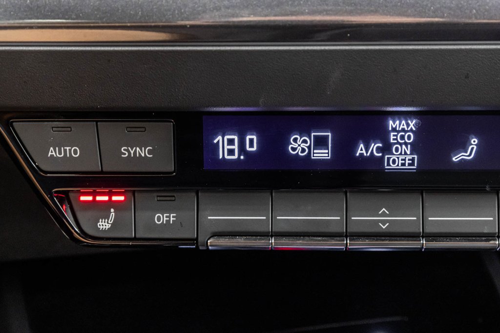 2024 Audi Q4 e-tron BLACK OPTIC PREMIUM PKG TECH PKG in Laval, Quebec - 27 - w1024h768px