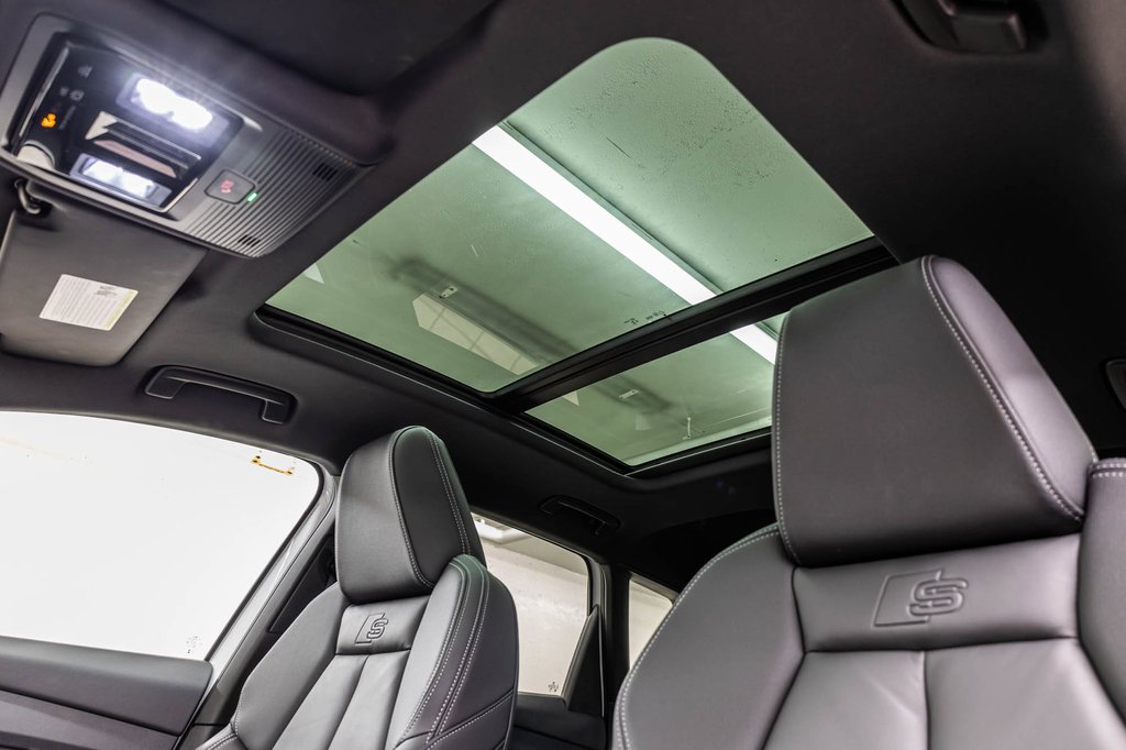 2024 Audi Q4 e-tron BLACK OPTIC PREMIUM PKG TECH PKG in Laval, Quebec - 31 - w1024h768px