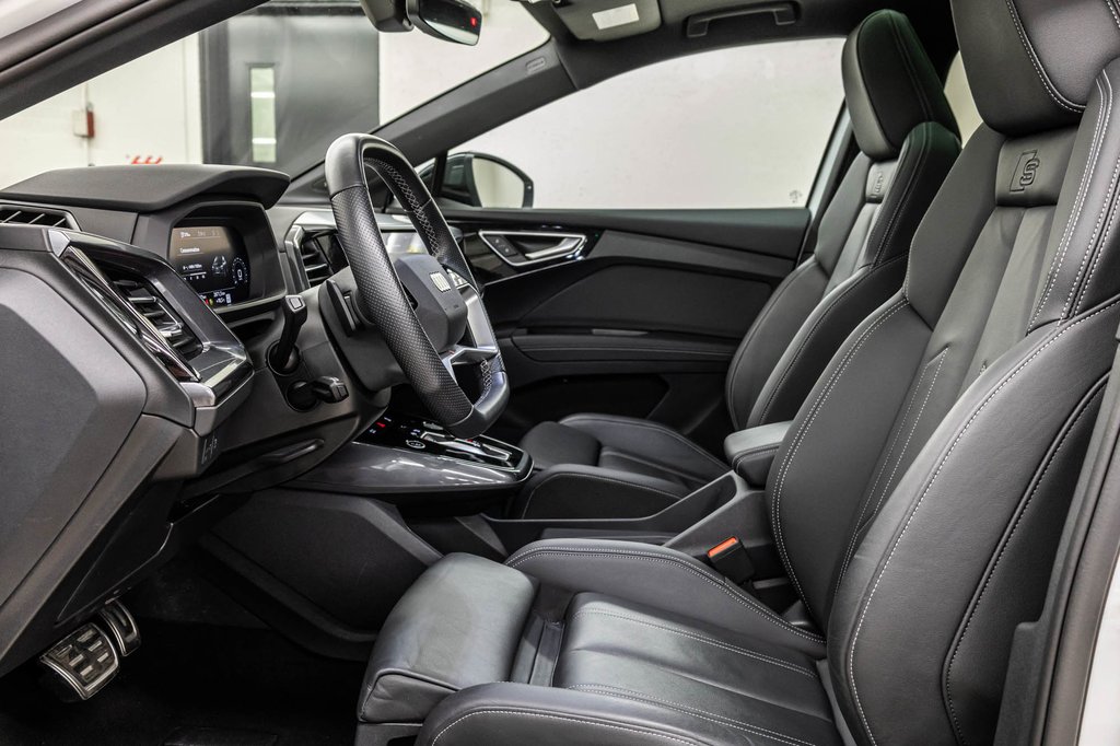 2024 Audi Q4 e-tron BLACK OPTIC PREMIUM PKG TECH PKG in Laval, Quebec - 16 - w1024h768px