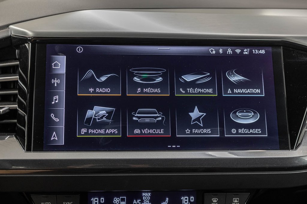 2024 Audi Q4 e-tron BLACK OPTIC PREMIUM PKG TECH PKG in Laval, Quebec - 25 - w1024h768px