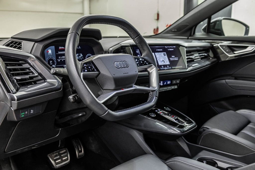 2024 Audi Q4 e-tron BLACK OPTIC PREMIUM PKG TECH PKG in Laval, Quebec - 17 - w1024h768px
