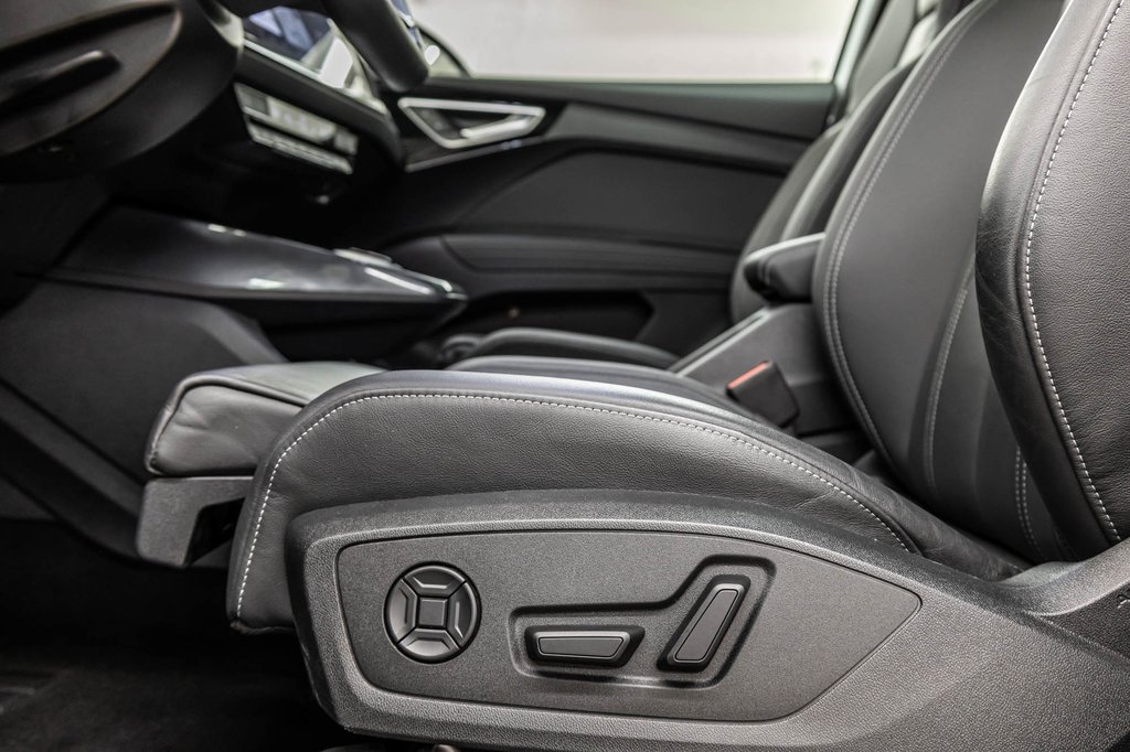2024 Audi Q4 e-tron BLACK OPTIC PREMIUM PKG TECH PKG in Laval, Quebec - 15 - w1024h768px