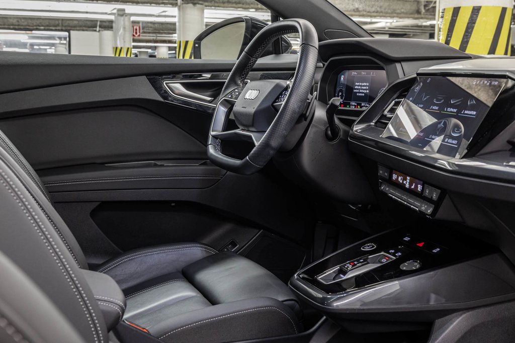 2024 Audi Q4 e-tron BLACK OPTIC PREMIUM PKG TECH PKG in Laval, Quebec - 36 - w1024h768px