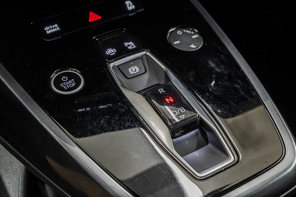 2024 Audi Q4 e-tron BLACK OPTIC PREMIUM PKG TECH PKG in Laval, Quebec - 28 - w1024h768px