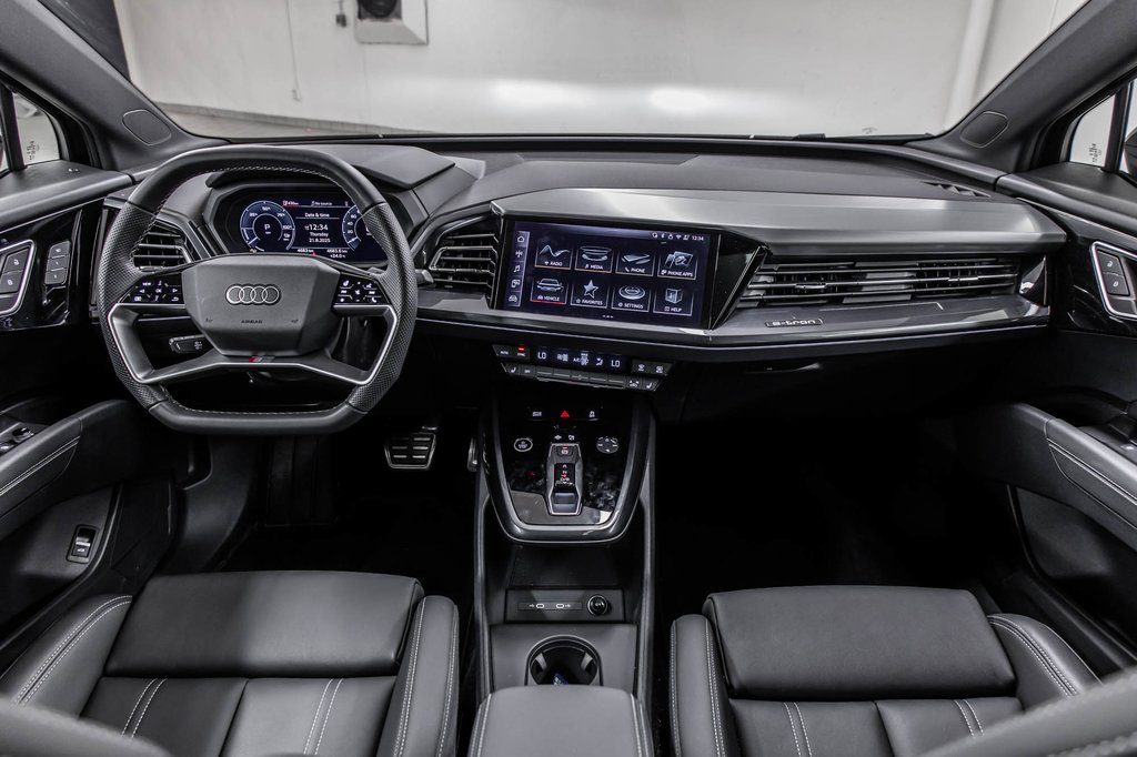 Audi Q4 e-tron 55 E-TRON QUATTRO, BLACK OPTICS, PREMIUM PACK, 20P 2025 à Laval, Québec - 32 - w1024h768px