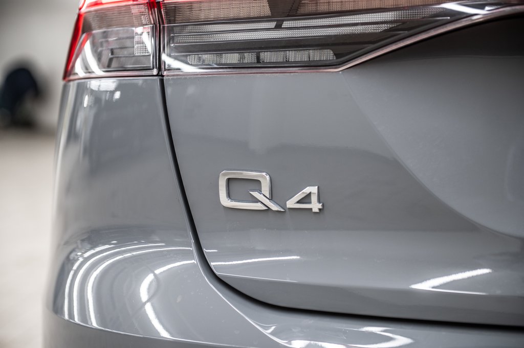 2025 Audi Q4 e-tron BLACK OPTIC PREMIUM PKG TRAILER HITCH in Laval, Quebec - 10 - w1024h768px