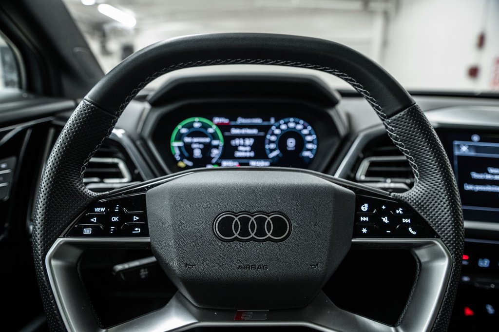 2025 Audi Q4 e-tron BLACK OPTIC PREMIUM PKG TRAILER HITCH in Laval, Quebec - 18 - w1024h768px