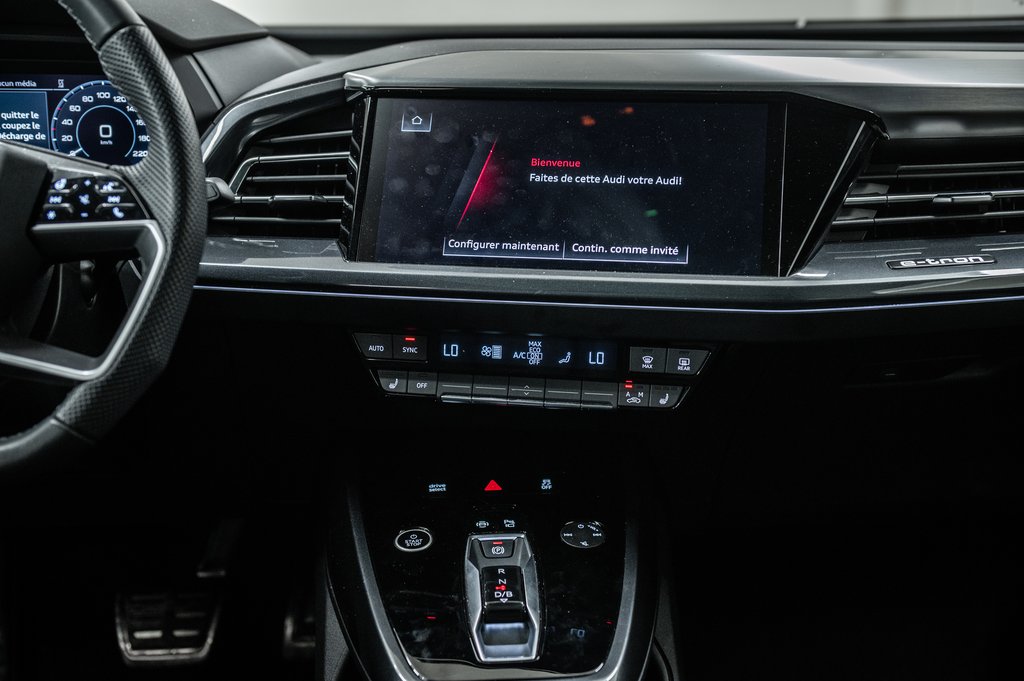 2025 Audi Q4 e-tron BLACK OPTIC PREMIUM PKG TRAILER HITCH in Laval, Quebec - 32 - w1024h768px