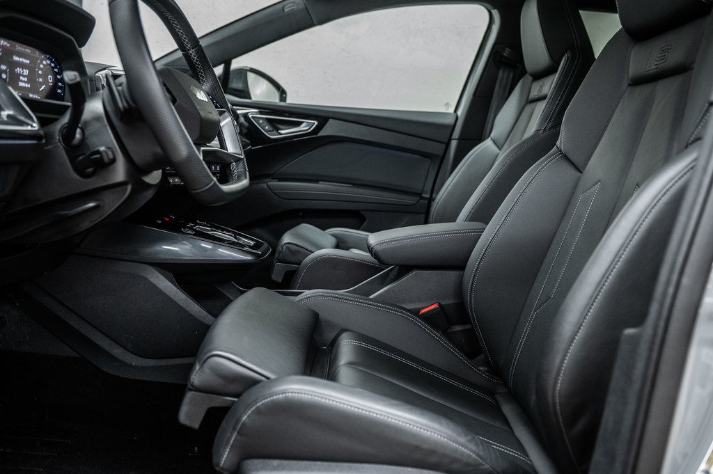 2025 Audi Q4 e-tron BLACK OPTIC PREMIUM PKG TRAILER HITCH in Laval, Quebec - 15 - w1024h768px