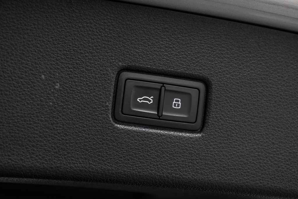 2022 Audi Q5 Sportback TECHNIK S-LINE BLACK PACKAGE, HUD in Laval, Quebec - 12 - w1024h768px