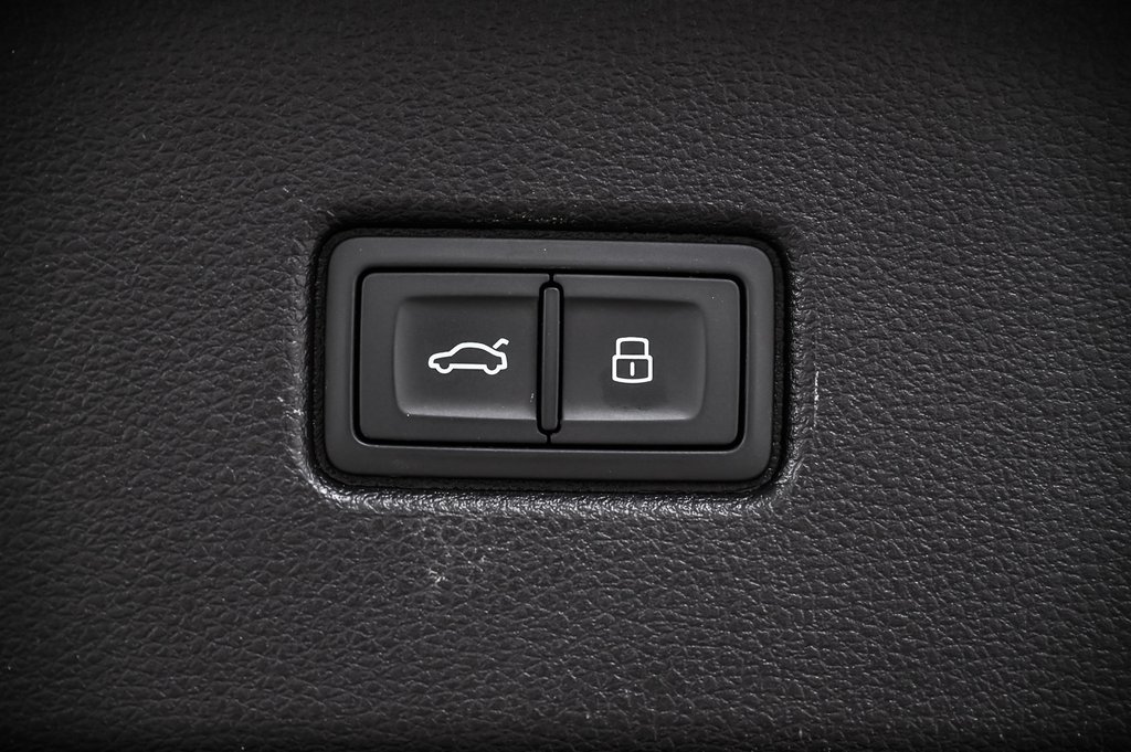 2023 Audi Q5 Sportback PROGRESSIV S-LINE BLACK PKG 20 PCS in Laval, Quebec - 10 - w1024h768px