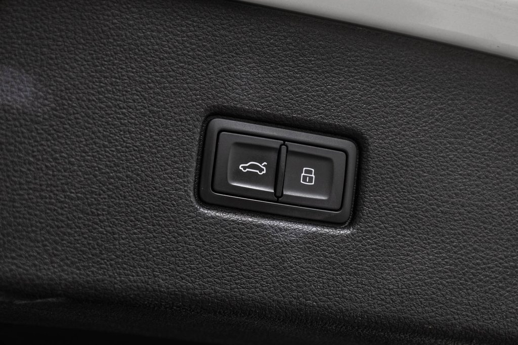 Audi Q5 Sportback PROGRESSIV S-LINE BLACK PKG 20 PCS 2023 à Laval, Québec - 12 - w1024h768px