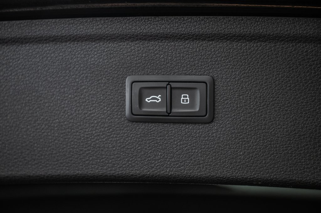 2019 Audi Q5 PROGRESSIV QUATTRO 19 PCS in Laval, Quebec - 11 - w1024h768px