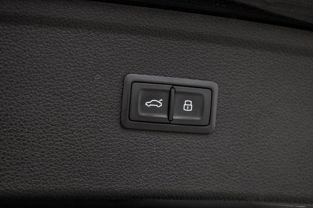 2019 Audi Q5 PROGRESSIV QUATTRO 19 PCS in Laval, Quebec - 12 - w1024h768px