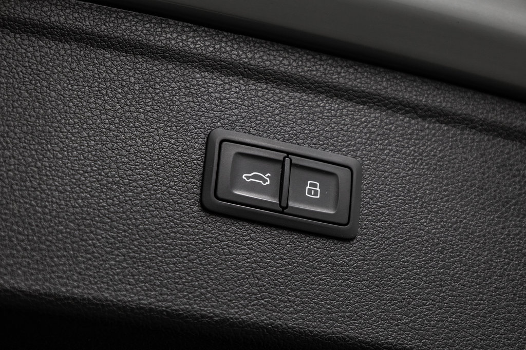 2021 Audi Q5 PROGRESSIV S-LINE BLACK PKG 20 PCS in Laval, Quebec - 12 - w1024h768px