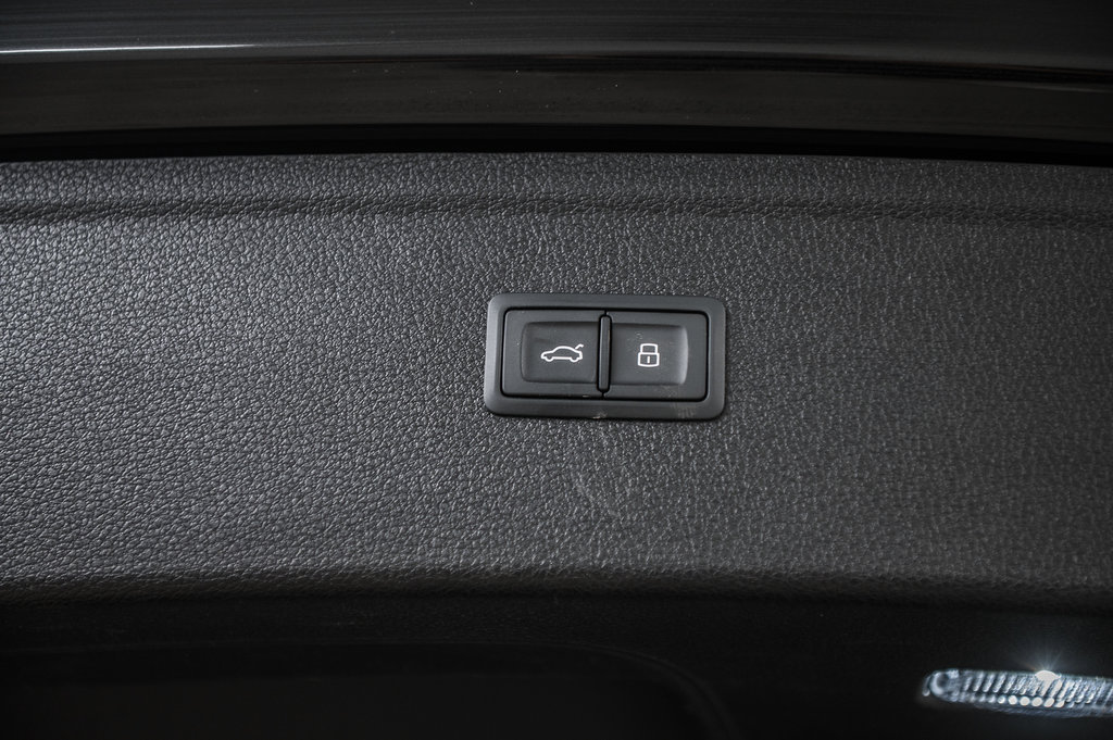 Audi Q5 KOMFORT ENSEMBLE COMMODITÉS PHONE BOX 2021 à Laval, Québec - 12 - w1024h768px