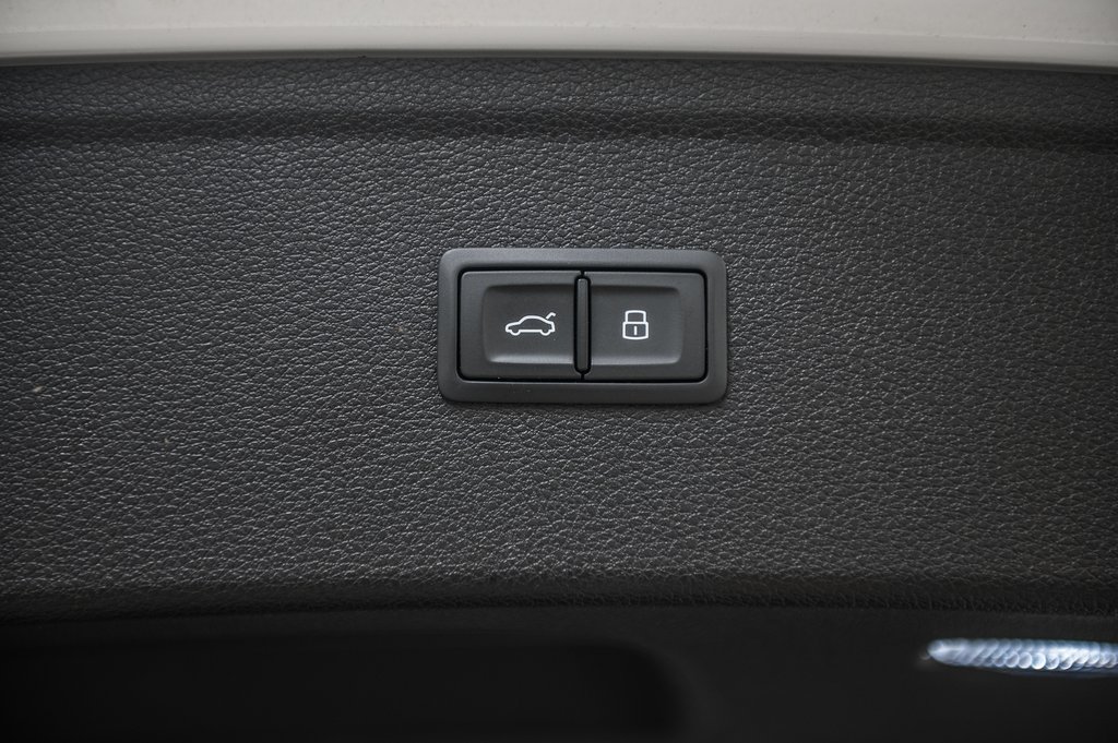 Audi Q5 KOMFORT CONVENIENCE, PHONE BOX 2021 à Laval, Québec - 12 - w1024h768px