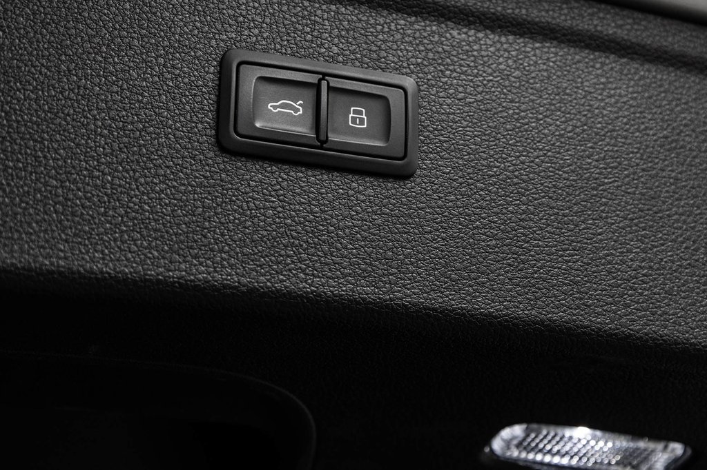 2022 Audi Q5 PROGRESSIV S-LINE BLACK PKG 20 PCS in Laval, Quebec - 12 - w1024h768px