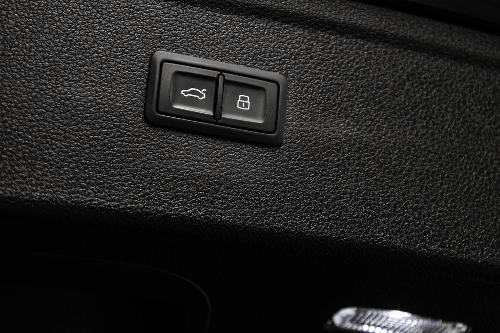 2022 Audi Q5 PROGRESSIV S-LINE BLACK PKG 20 PCS in Laval, Quebec - 12 - w1024h768px