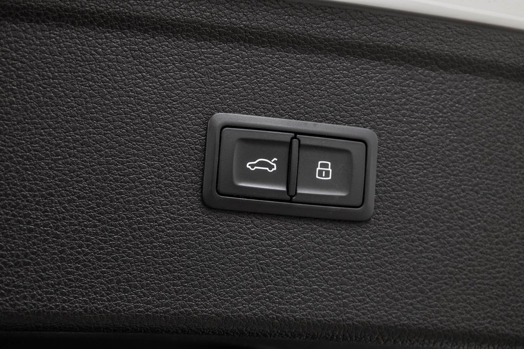 2022 Audi Q5 PROGRESSIV S-LINE BLACK PKG 20 PCS in Laval, Quebec - 12 - w1024h768px