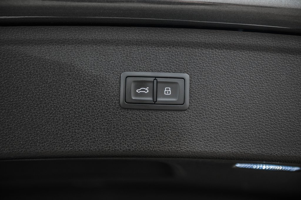 2022 Audi Q5 PROGRESSIV S-LINE BLACK PKG 20 PCS in Laval, Quebec - 13 - w1024h768px