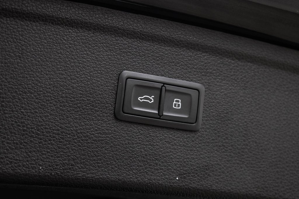 Audi Q5 TECHNIK S-LINE 20 PCS 2022 à Laval, Québec - 12 - w1024h768px