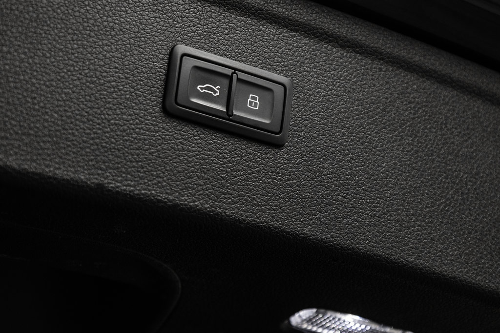 Audi Q5 KOMFORT QUATTRO 45 TFSI 2023 à Laval, Québec - 12 - w1024h768px