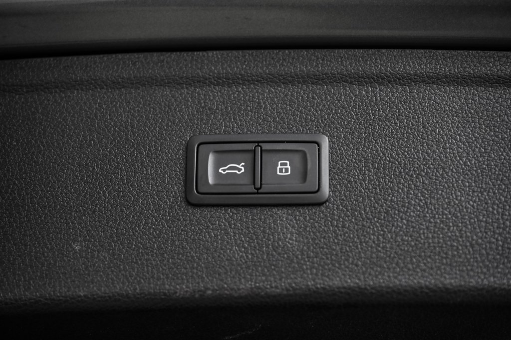 2023 Audi Q5 PROGRESSIV QUATTRO 19 PCS in Laval, Quebec - 9 - w1024h768px