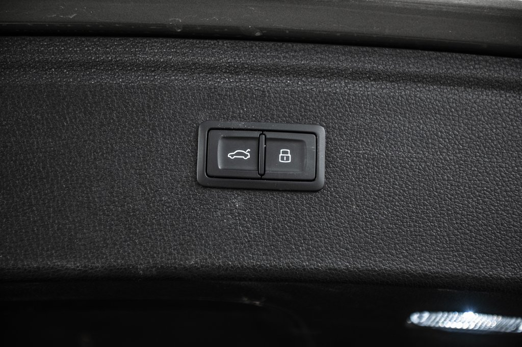 2023 Audi Q5 PROGRESSIV S-LINE BLACK PKG 20 PCS in Laval, Quebec - 13 - w1024h768px