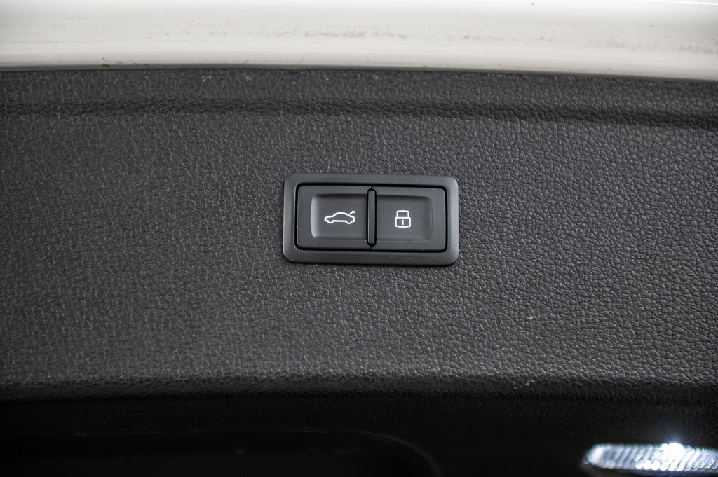 Audi Q5 Progressiv PANO CUIR CARPLAY CAMÉRA BAS KM 2023 à Laval, Québec - 13 - w1024h768px