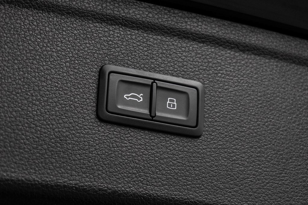 Audi Q5 PROGRESSIV S-LINE BLACK PKG 20 PCS 2023 à Laval, Québec - 12 - w1024h768px