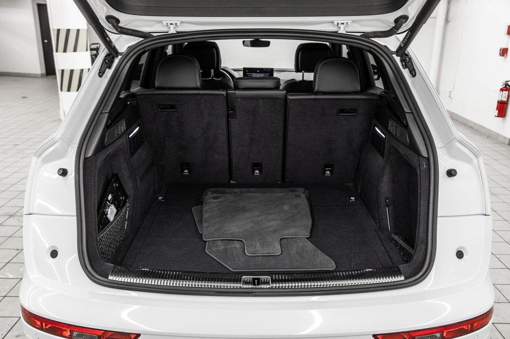 2023 Audi Q5 TECHNIK BLACK OPTIC 20 PCS in Laval, Quebec - 11 - w1024h768px