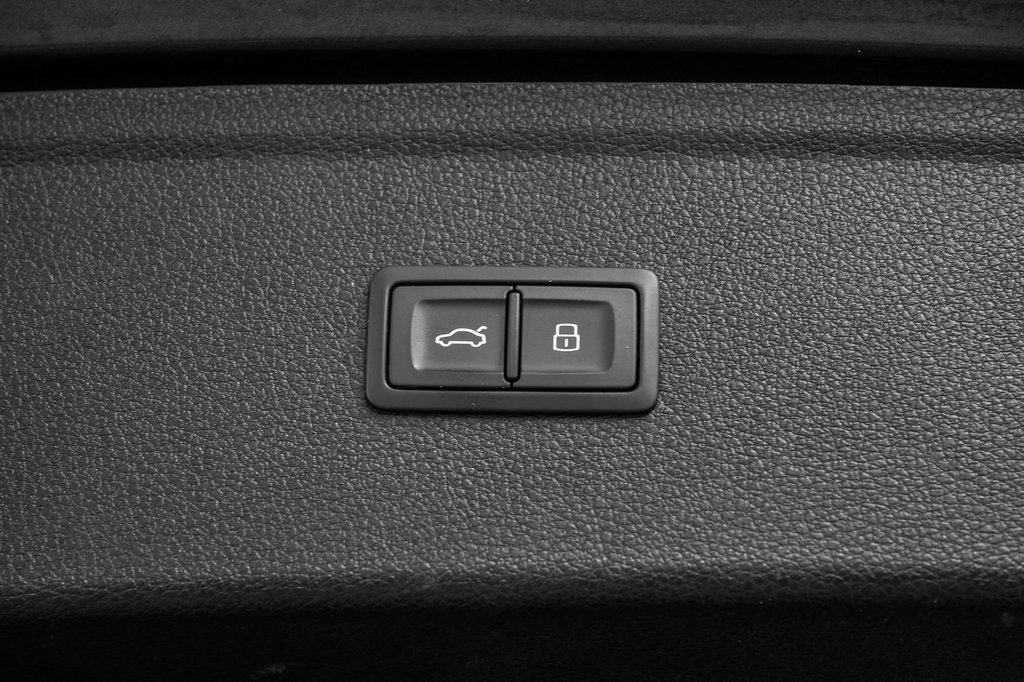 2023 Audi Q5 Progressiv TOIT CUIR CAMÉRA CARPLAY BAS KM in Laval, Quebec - 11 - w1024h768px