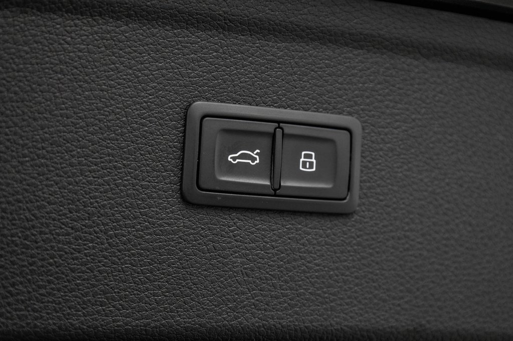 Audi Q5 KOMFORT QUATTRO 2023 à Laval, Québec - 12 - w1024h768px