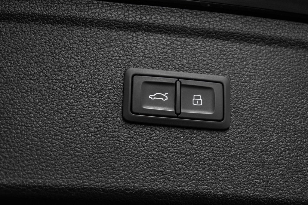 Audi Q5 PROGRESSIV S-LINE BLACK PKG 20 PCS 2023 à Laval, Québec - 12 - w1024h768px