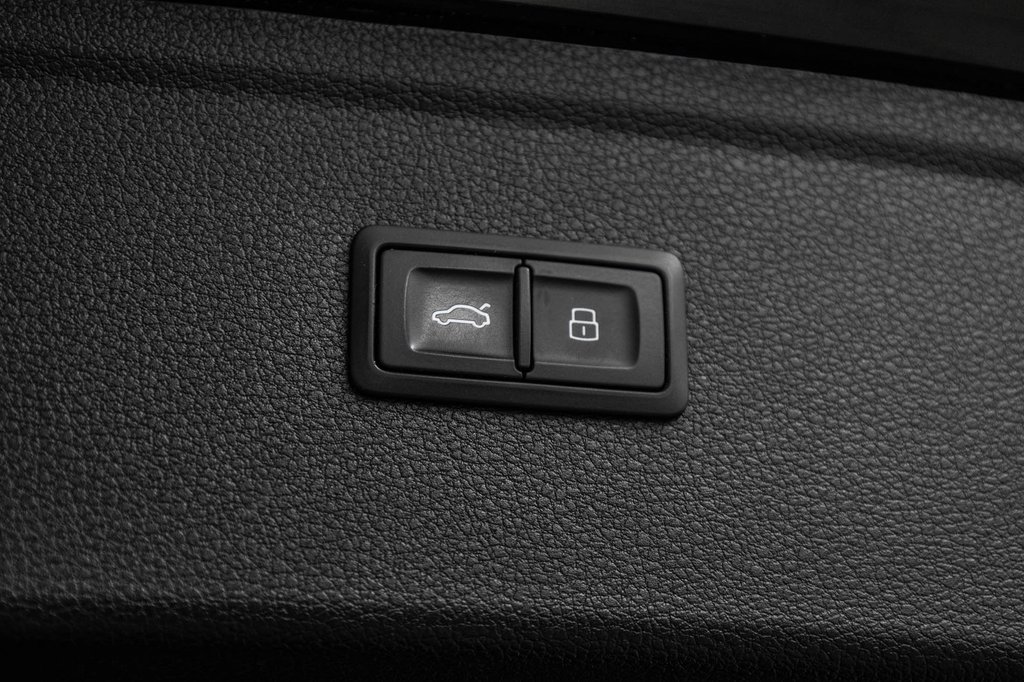 Audi Q5 KOMFORT QUATTRO 45TFSI 2023 à Laval, Québec - 12 - w1024h768px