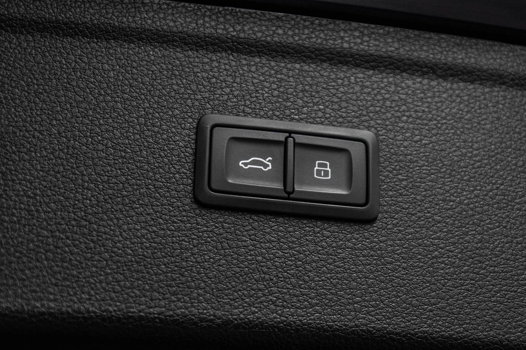 Audi Q5 KOMFORT QUATTRO 45TFSI 2023 à Laval, Québec - 12 - w1024h768px