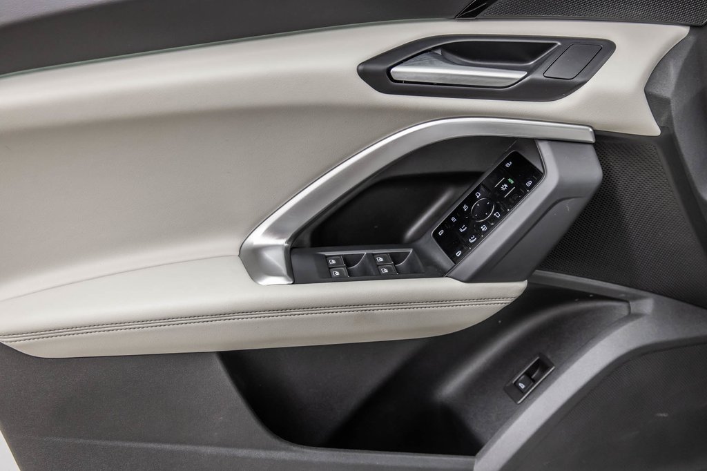 2025 Audi Q5 in Laval, Quebec - 13 - w1024h768px