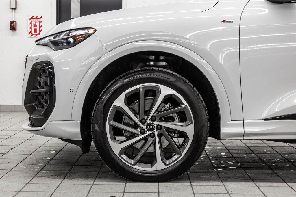 Audi Q5 TECHNIK S-LINE, BLACK OPTICS, COMFORT SEATS, 20PCS 2025 à Laval, Québec - 8 - w1024h768px
