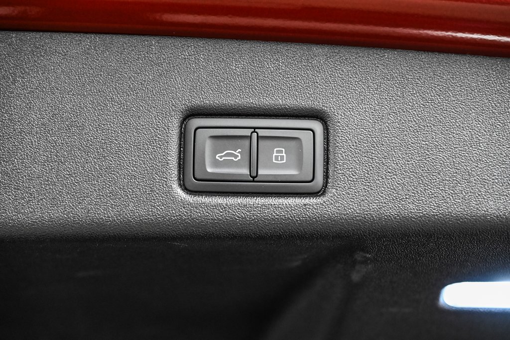 2025 Audi Q5 PROGRESSIV S-LINE BLACK OPTIC ALL NEW Q5 in Laval, Quebec - 10 - w1024h768px