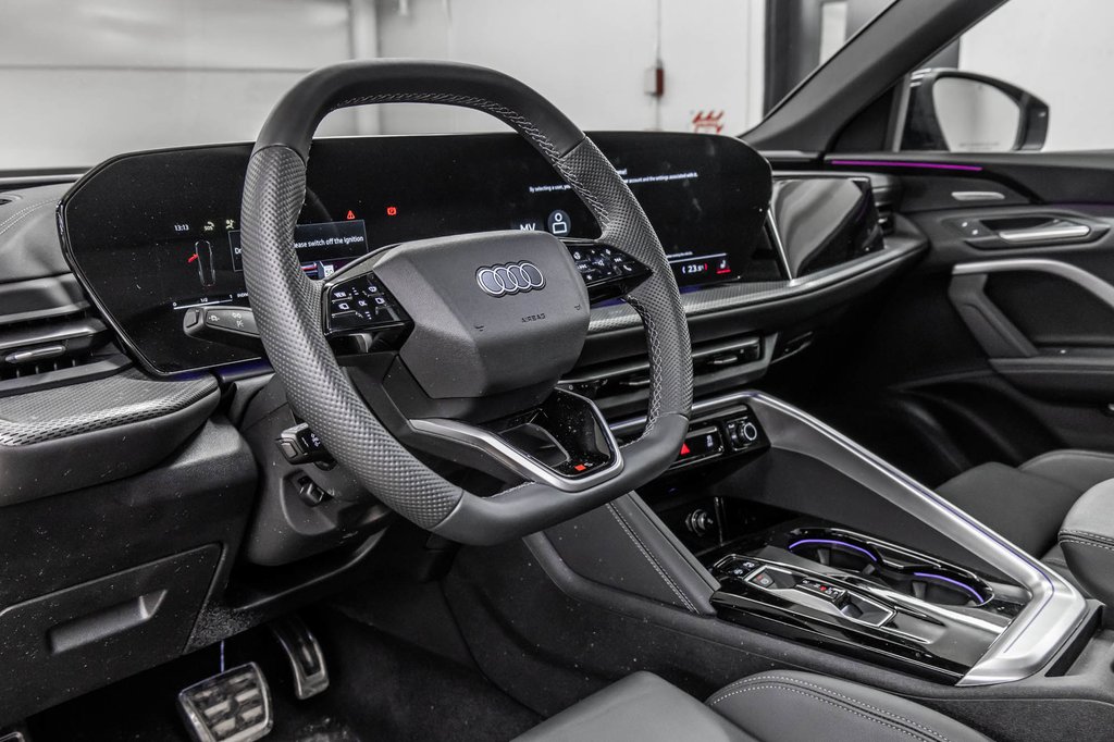 2025 Audi Q5 NEW Q5 PROGRESSIV S-LINE BLACK OPTIC ALL NEW Q5 in Laval, Quebec - 16 - w1024h768px