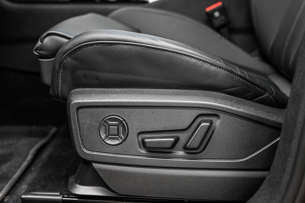 2025 Audi Q5 PROGRESSIV S-LINE BLACK OPTIC ALL NEW Q5 in Laval, Quebec - 13 - w1024h768px