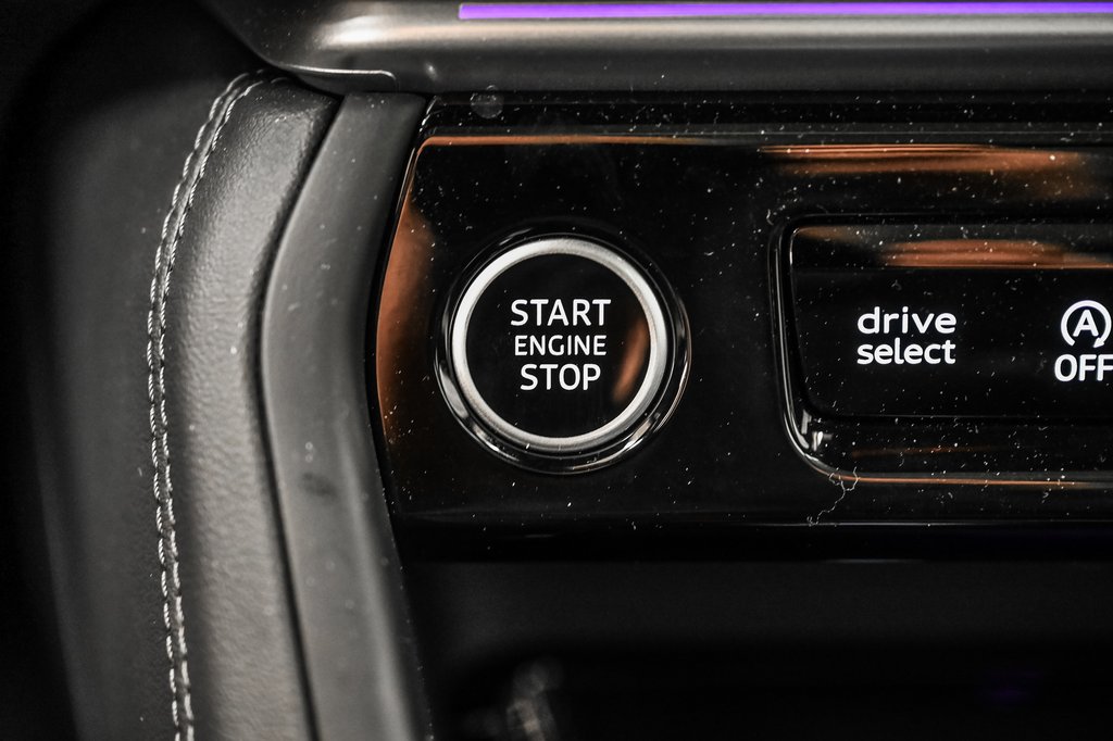 2025 Audi Q5 PROGRESSIV S-LINE BLACK OPTIC ALL NEW Q5 in Laval, Quebec - 19 - w1024h768px