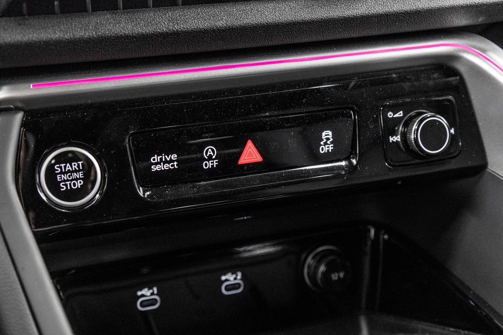 2025 Audi Q5 TECHNIK ALL NEW Q5 BLACK OPTIC in Laval, Quebec - 25 - w1024h768px