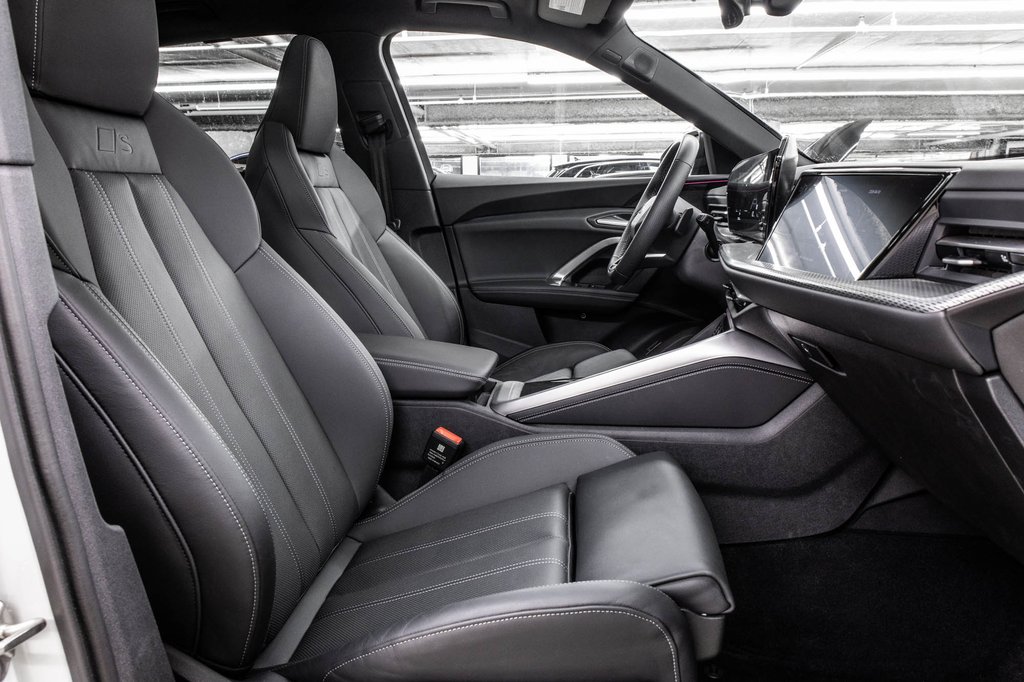 2025 Audi Q5 TECHNIK ALL NEW Q5 BLACK OPTIC in Laval, Quebec - 37 - w1024h768px