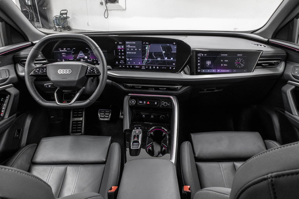 2025 Audi Q5 TECHNIK ALL NEW Q5 BLACK OPTIC in Laval, Quebec - 33 - w1024h768px